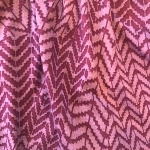 Forever 21 Purple Knit Pattern Skirt Size Medium - Picture 7 of 7